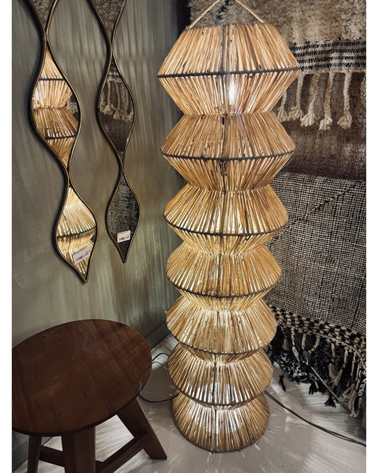 Pipa floor lamp